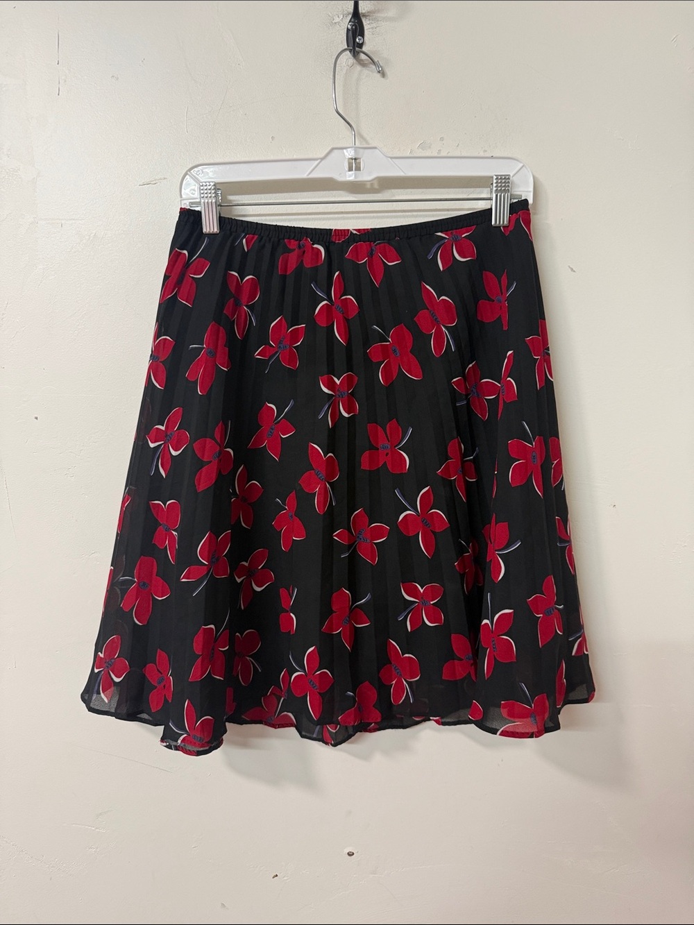 Hillard & Hanson Black Skirt with Red Floral Print Y2K